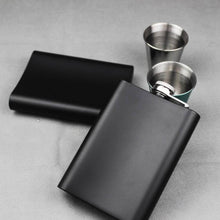 Load image into Gallery viewer, Personalised Hip Flask - Father Of The Groom Wedding Gifts - EDSG
